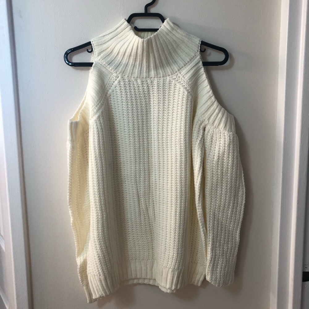 Cold shoulder knitted sweater